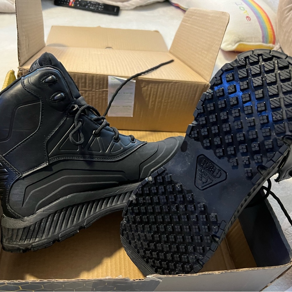 Shoes for crew work boots like new . Size 8.5